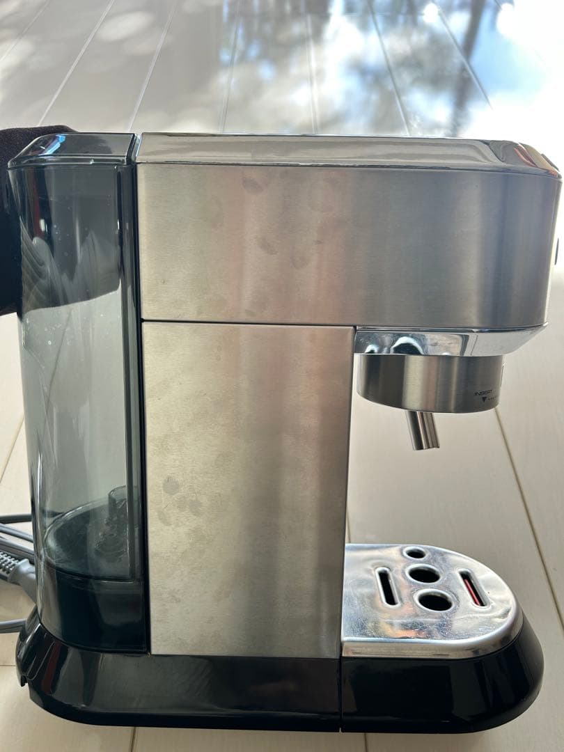 デロンギエスプレッソ・カプチーノメーカー　デディカ　メタルシルバー　EC680M