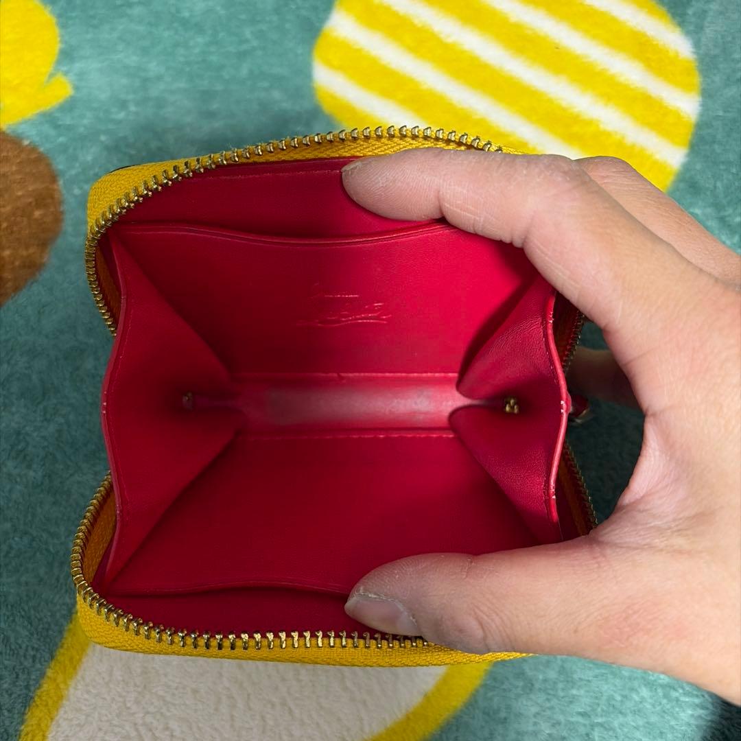 Y*ン様 クリスチャン・ルブタン yellowスタッズ ケース