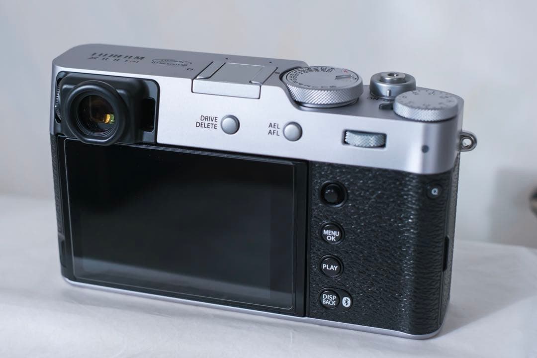 フジフィルム　X100ⅵ シルバー　シャッター数500回