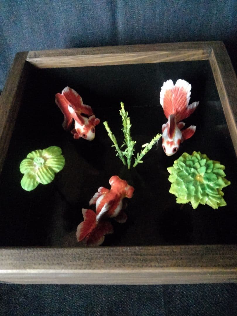 木彫りの金魚