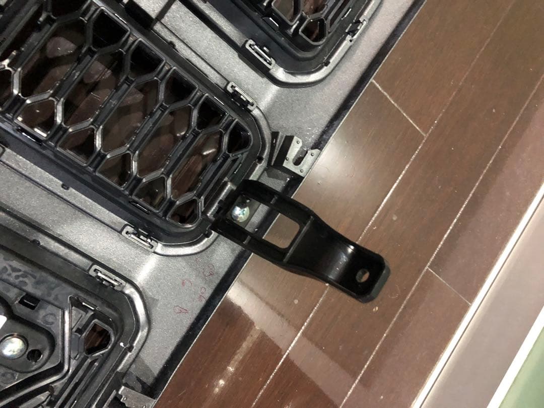 孫悟空様の専用　ジムニーノマド　純正フロントグリル　スズキ