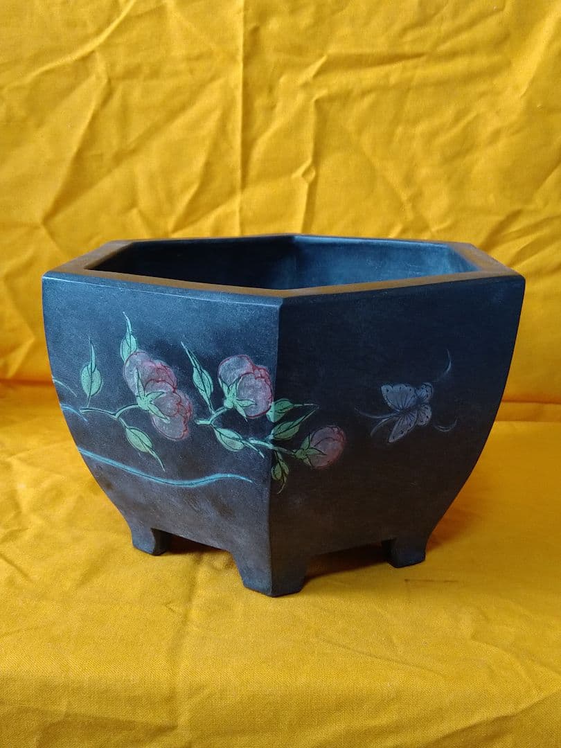 盆栽鉢　黒泥六角絵鉢　落款有り