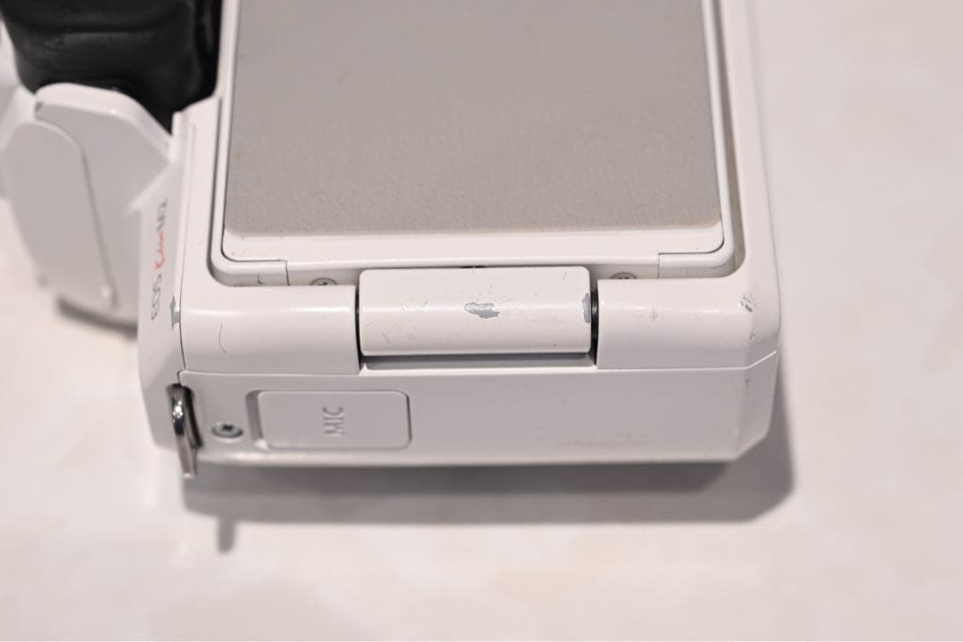 Canon EOS KISSM2 ダブルズームレンズキット　レンズ他3本付き