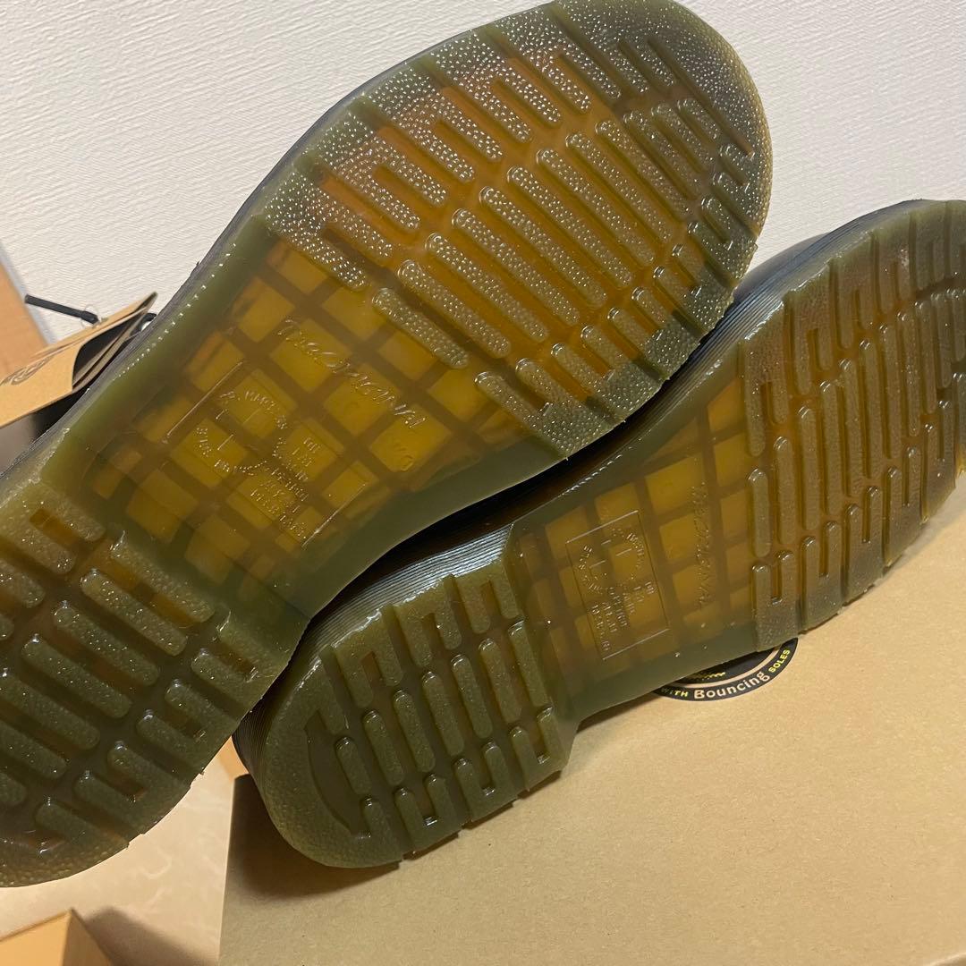 新品　箱あり　Dr. Martens ブラックブーツ　8ホール