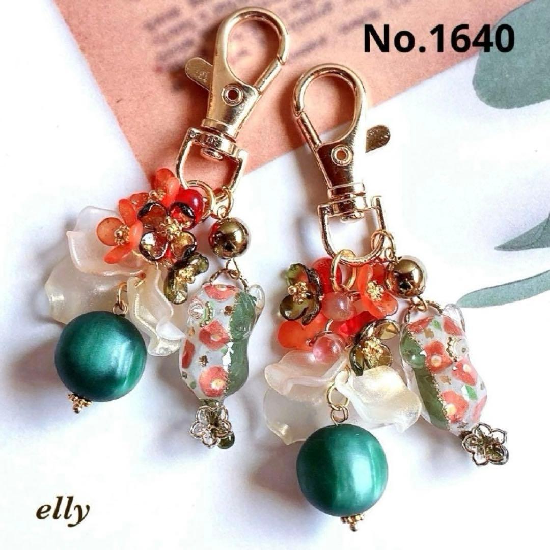 【sawasawa様】1632.天然石　和柄　じゃれ猫　レジン　キーホルダー