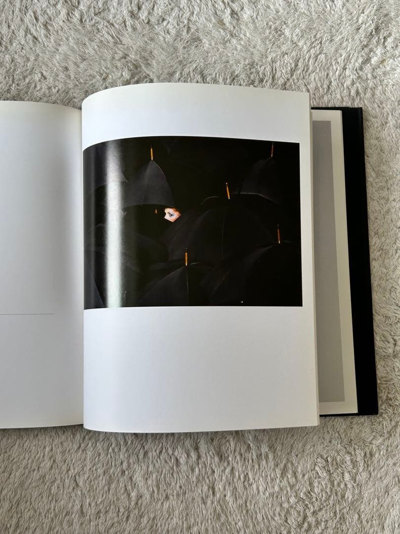 アート・デザイン・音楽 Guy Bourdin by Alison M. Gingeras