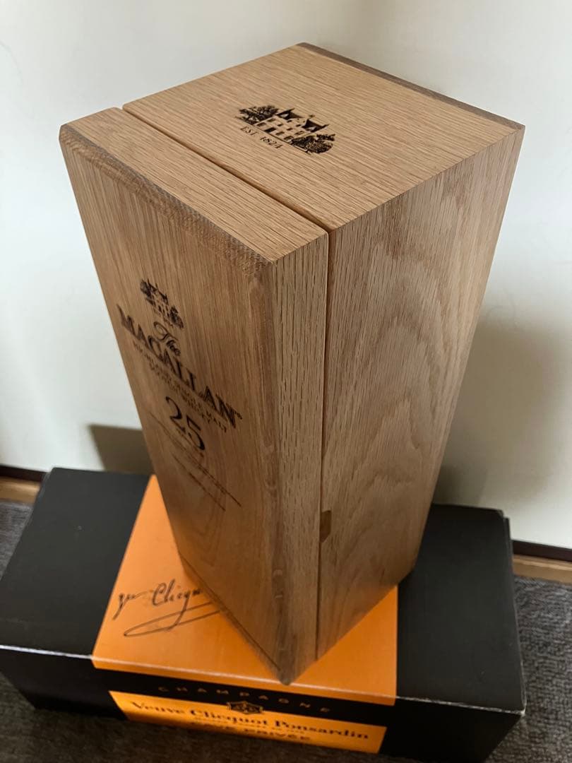 未開封メーカー正規品The Macallan 25年 ハイランドシングルモルト