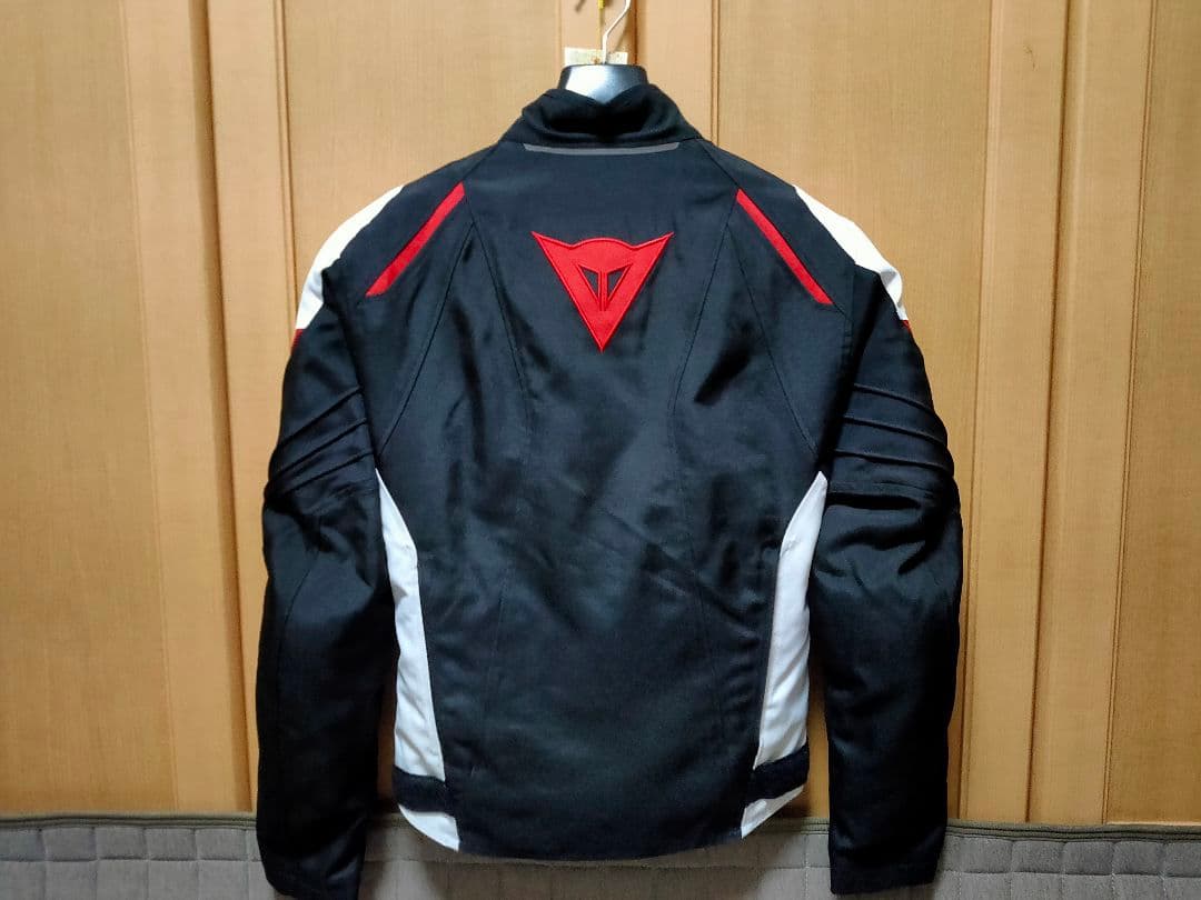 Dainese（ダイネーゼ）製のバイク用スポーツジャケット2点セットです。