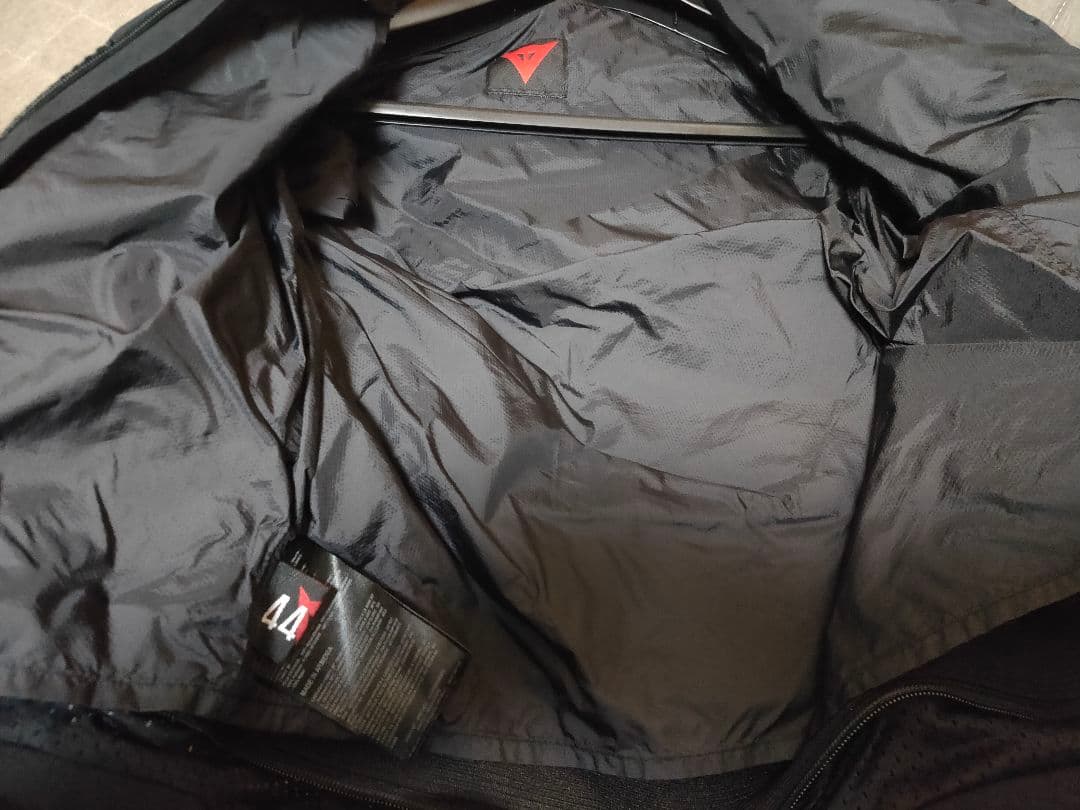 Dainese（ダイネーゼ）製のバイク用スポーツジャケット2点セットです。