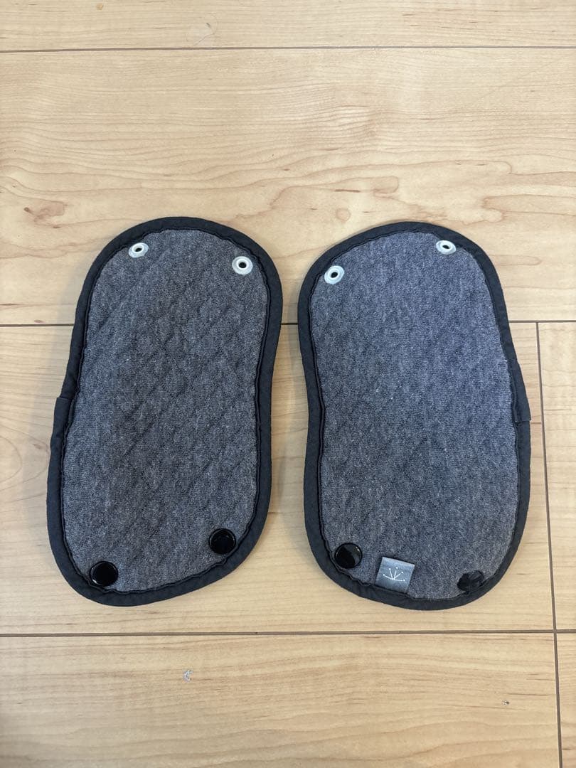 ベビービョルン HARMONY ブラックよだれカバーセット