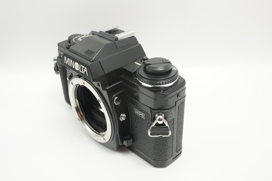 Minolta X-700 + MD 50mm + ズームレンズ + ストラップ