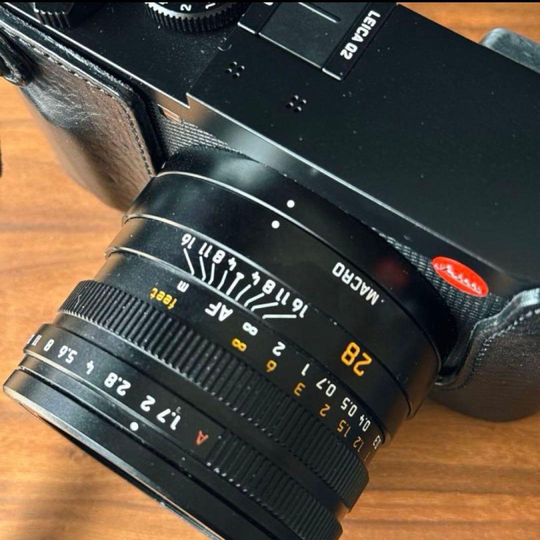 Leica Q2 アルティザン&アーティス レザーカメラケース とサムグリップ有
