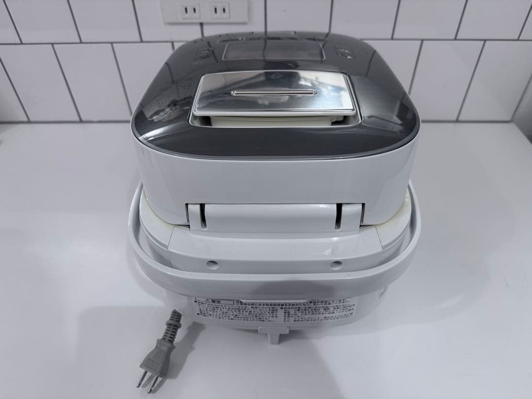 【リサ】東芝　RC-10VXL 真空圧力IHジャー炊飯器、5.5合炊き