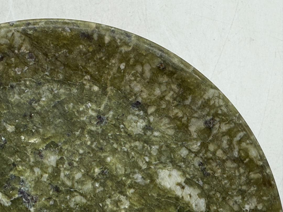 中国　砡製　高台皿　重さ675g 送料込み251113