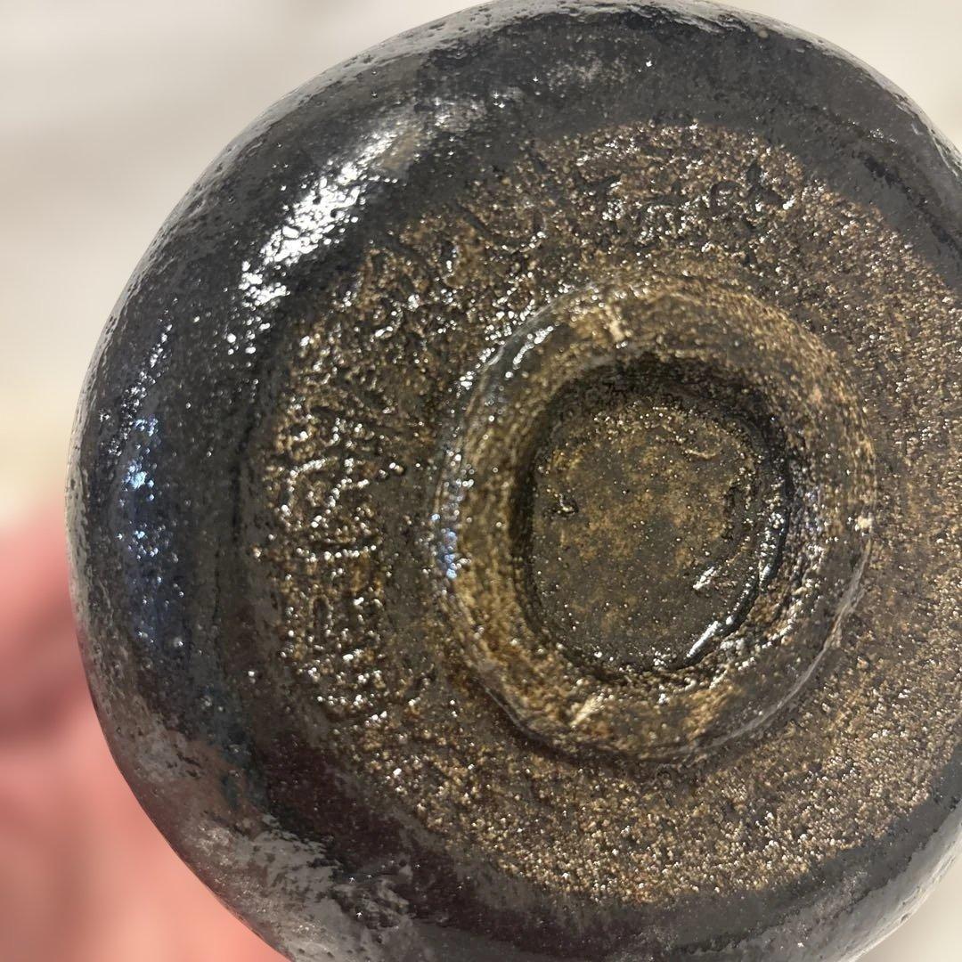 【良品】黒楽茶碗 共箱付 手捏ね 低めの腰 茶道具（詳細不明）宗達　㐂寿　茶器