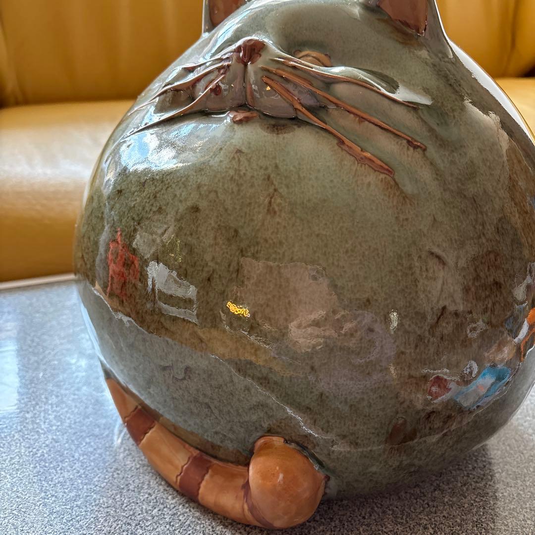 笑顔の可愛い大きな陶器の猫の置物 27×27cm