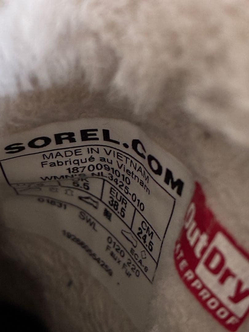 SOREL ファー付きムートンブーツ