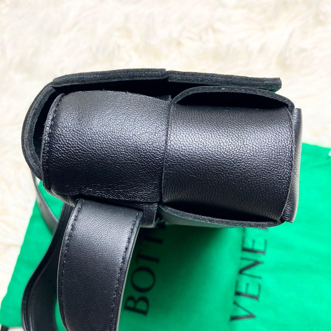 【美品】ボッテガヴェネタ＊ボディバッグ マキシイントレ カセット 現行IC搭載