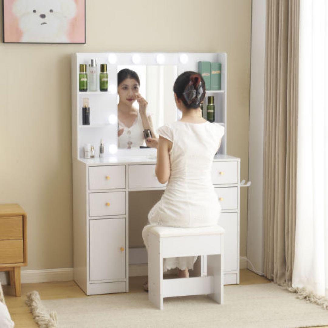 ホワイトドレッサー 照明付き