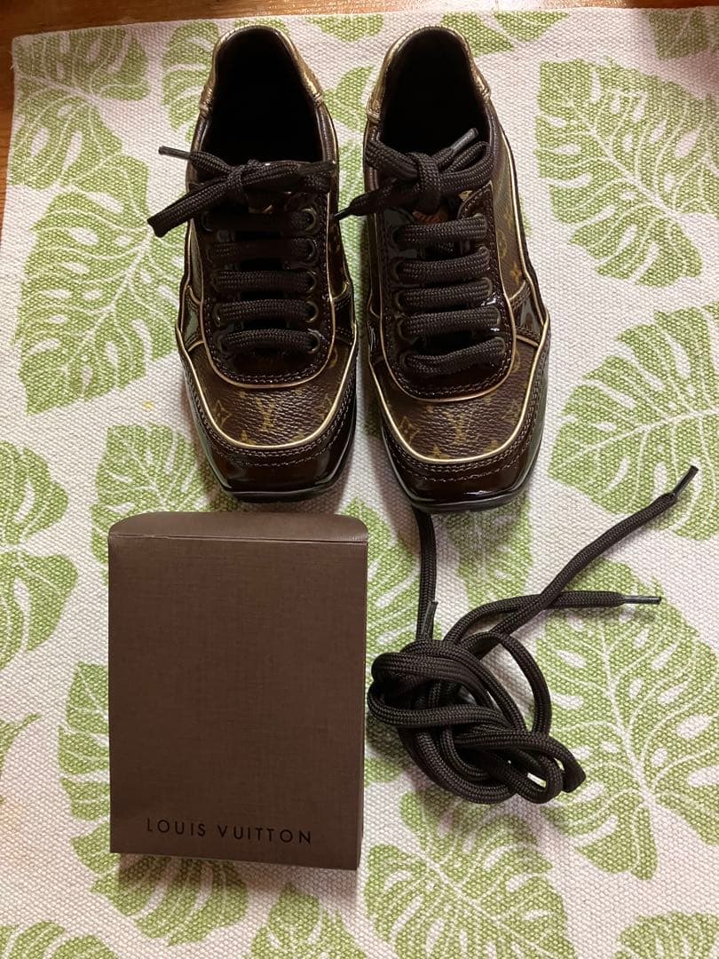 新品未使用品Louis Vuitton キッズスニーカー