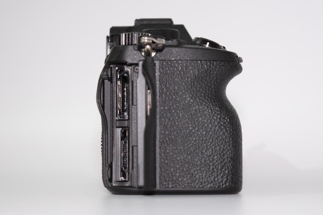 SONY α7IV ILCE-7M4　ボディ