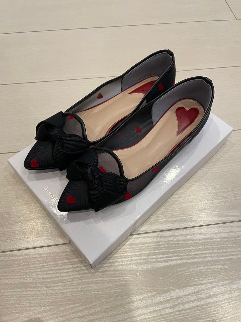 ［最終値下げ］新品　ダイアナ　パンプス23センチ　ハート柄