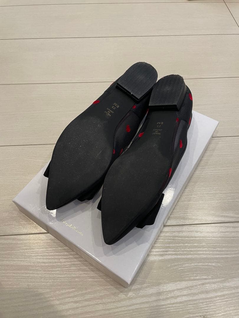 ［最終値下げ］新品　ダイアナ　パンプス23センチ　ハート柄