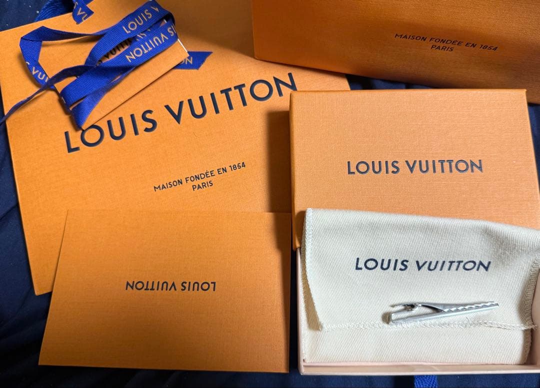 ルイヴィトン　ネクタイピン　箱・袋付き
