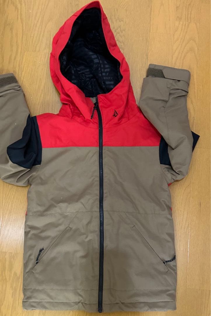 【専用】サイズ変更 ボルコム　volcom キッズウェア上下XSサイズ