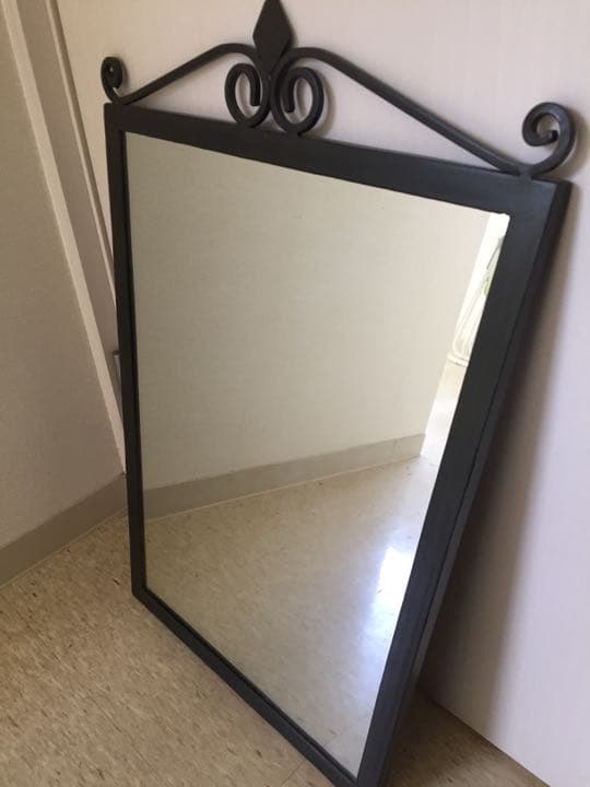 壁掛けミラー アイアン 鉄製 アンティーク 大 台形 四角形 高級 鏡