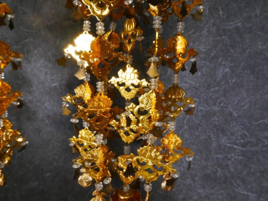 最終値下　展示未使用品　金色瓔珞　白玉付　高さ22㎝　4713