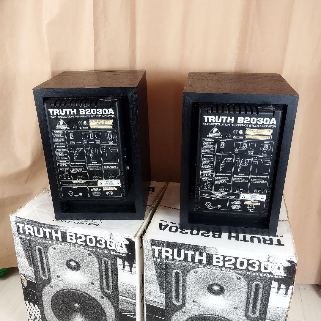 スタジオモニタースピーカー 　TRUTH B2030A BEHRINGER