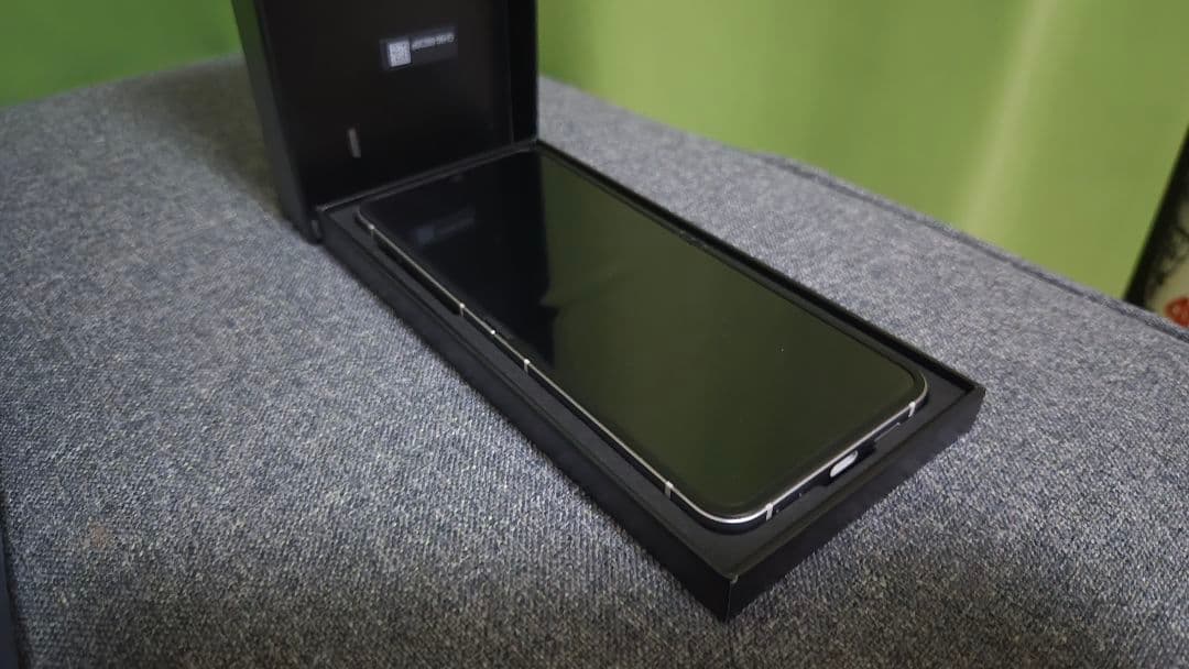 K*o様 【超美品】Galaxy ZFlip6 512GB 国内版 SIMフリー