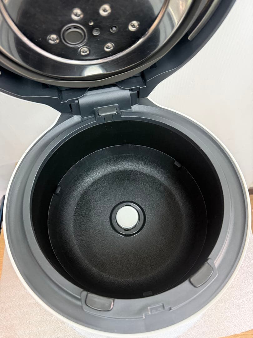 Panasonic 圧力IHジャー炊飯器 型番：SR-NB102（ホワイト）