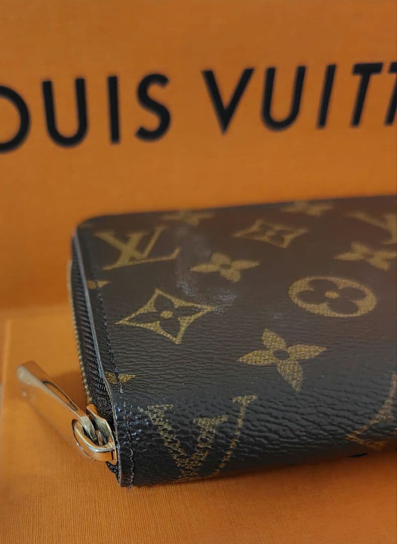 ルイヴィトン ジッピーウォレット M42616 長財布