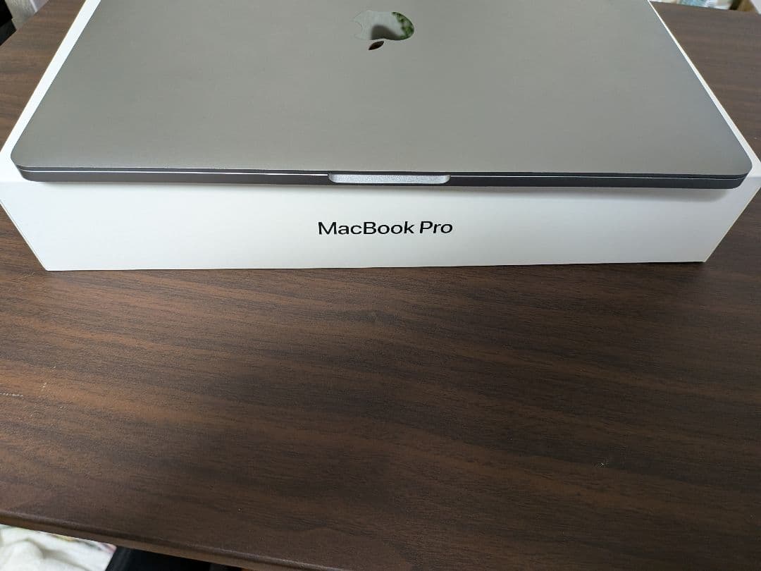 充電141回MacBook Pro 2020 13.3インチ i5 256GB