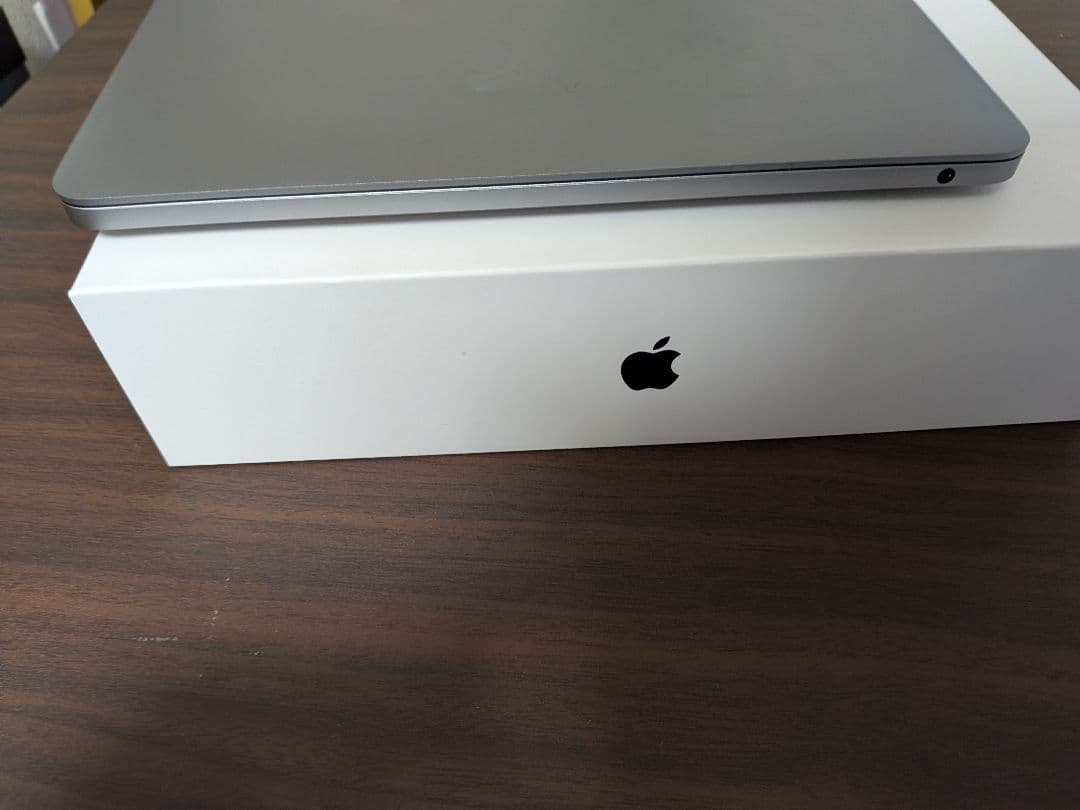 充電141回MacBook Pro 2020 13.3インチ i5 256GB