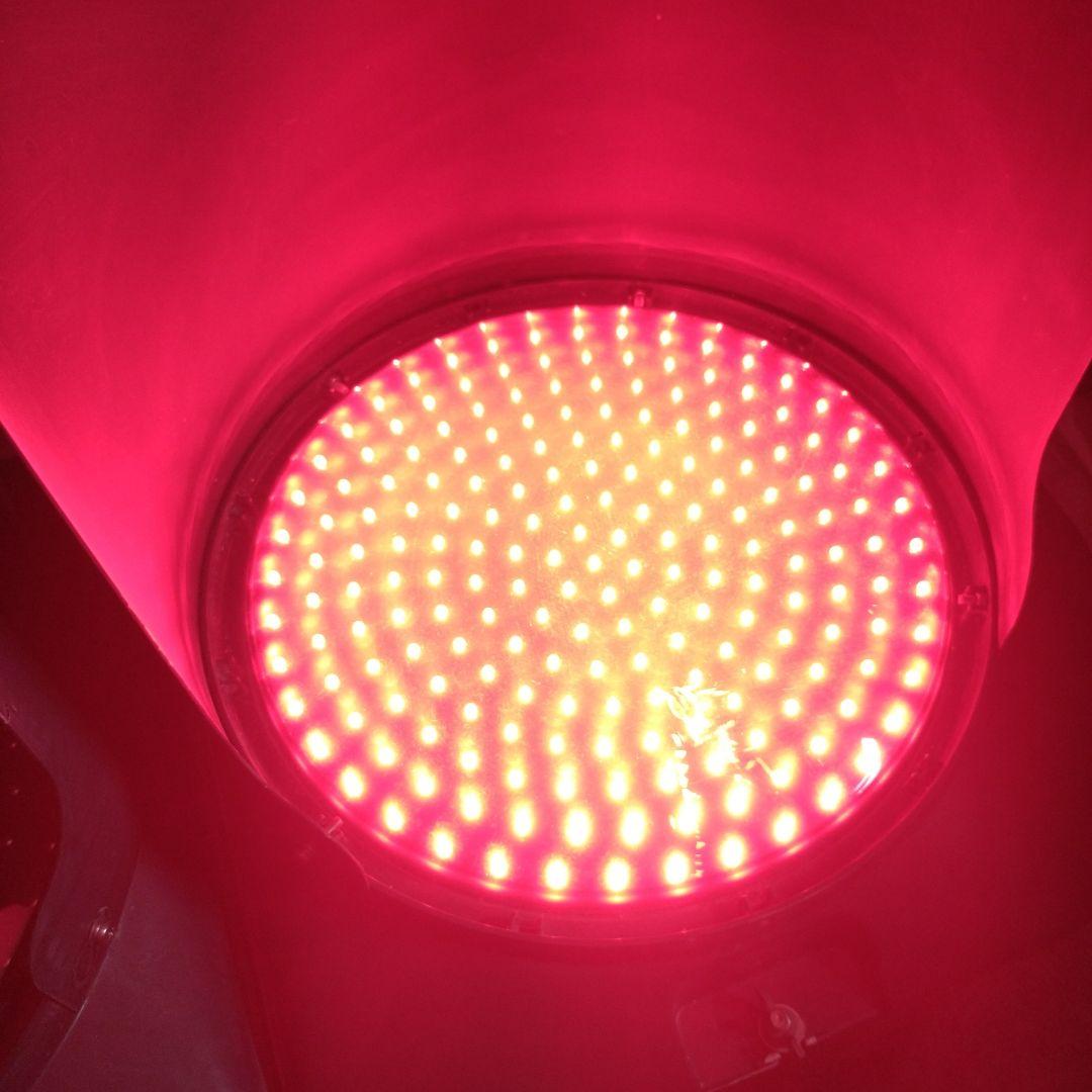 はな　信号機本物小糸工業製の車両信号機LED