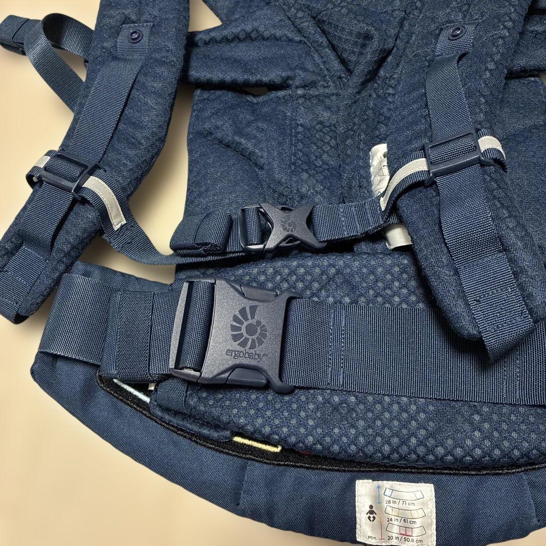 人気！エルゴの抱っこひも　オムニブリーズ　ミッドナイトブルー