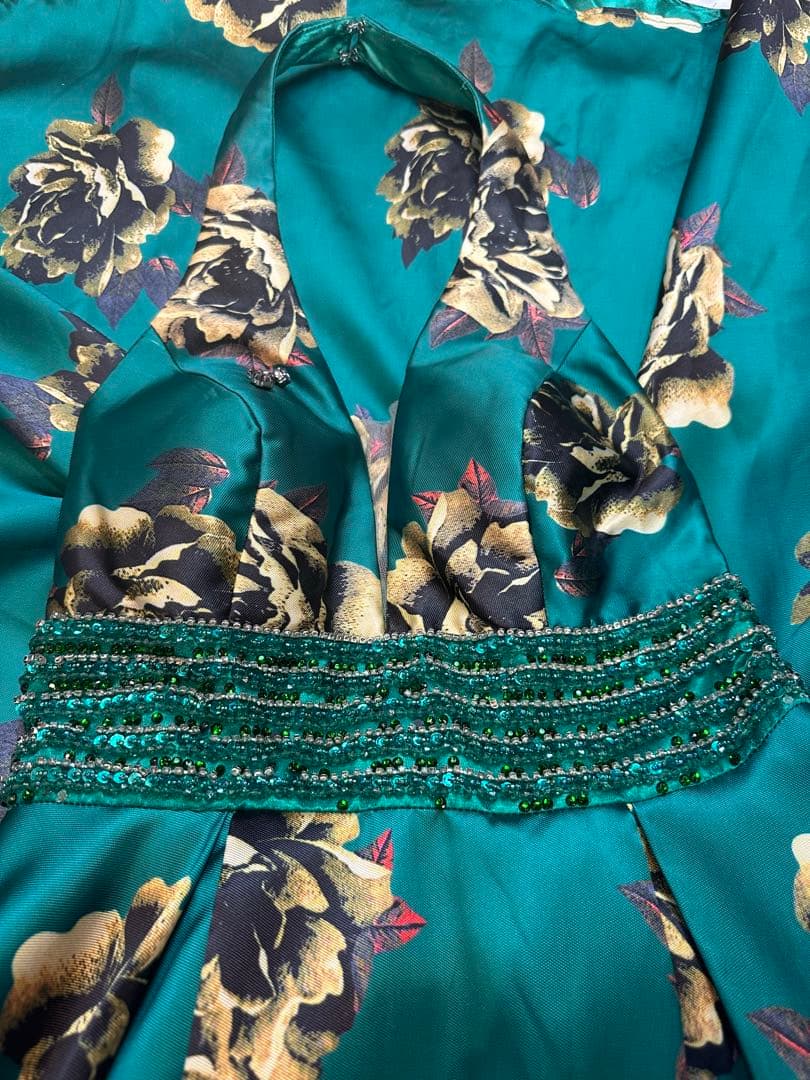 ターコイズ フラワープリント ハルターネック マキシドレス