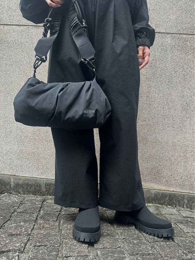 emmi×KEEN新品同様⭐️GATHER SHOULDER BAGギャザーバック