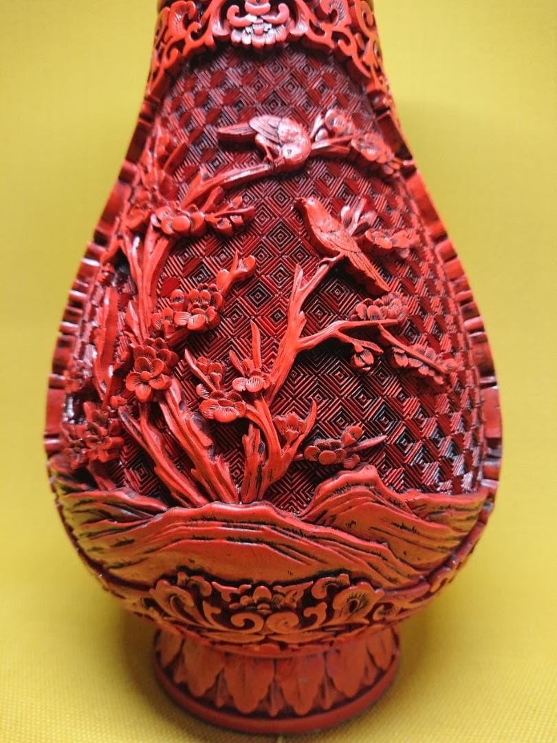 【美品】中国美術　堆朱　花瓶　細密細工　花柄　置物　工芸品　美術品　A1433