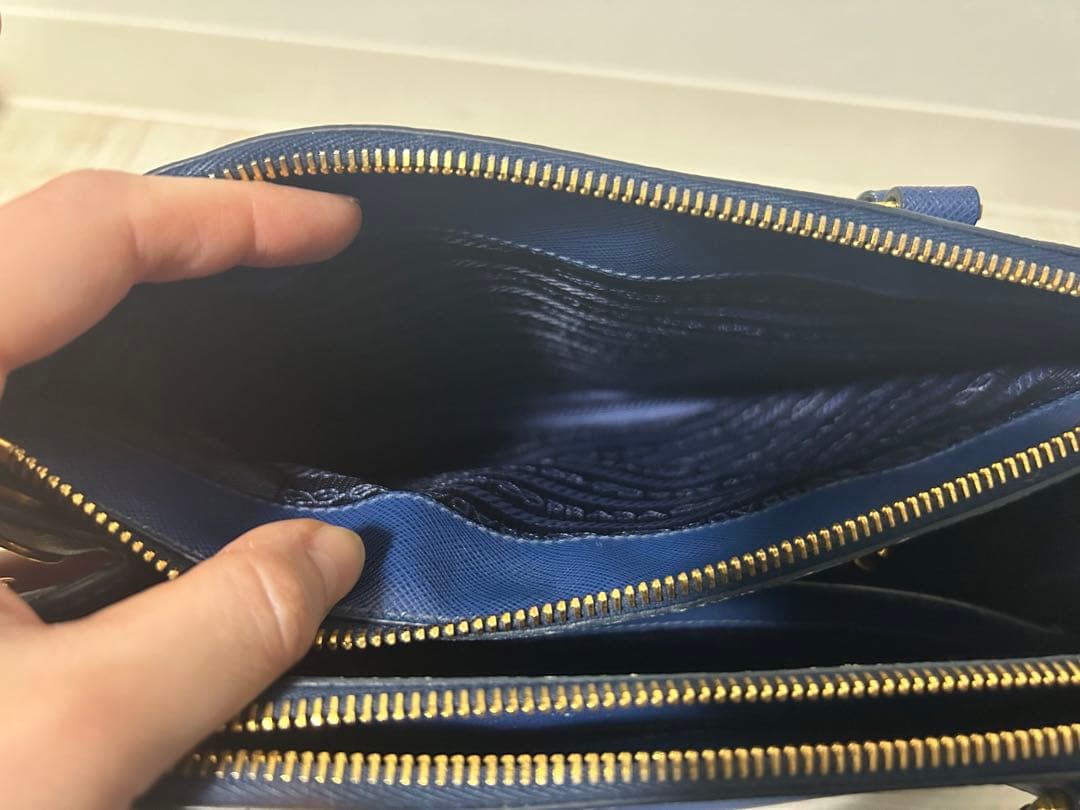 PRADA サフィアーノラックス　ブルー