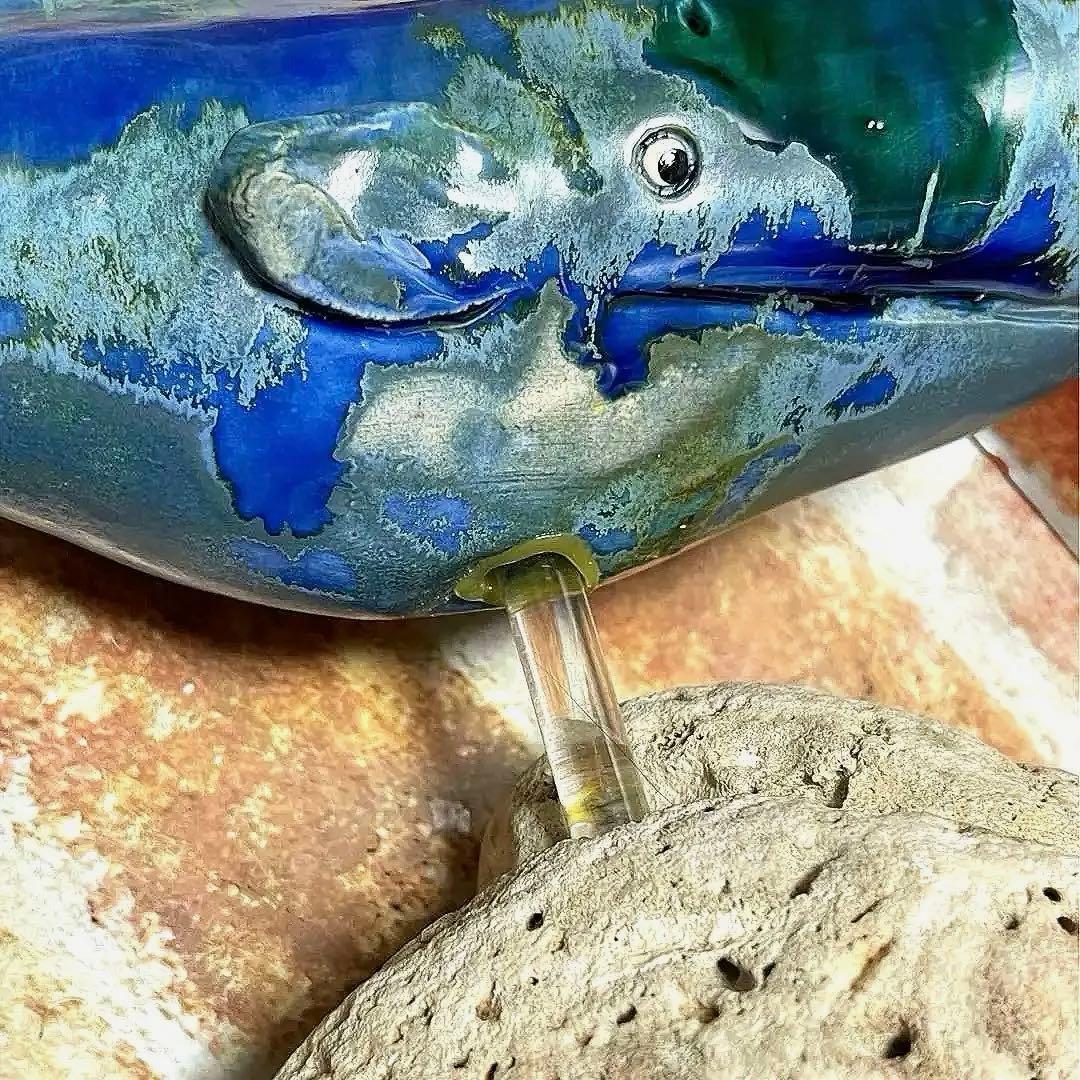 ハワイマウイ島クジラ置物