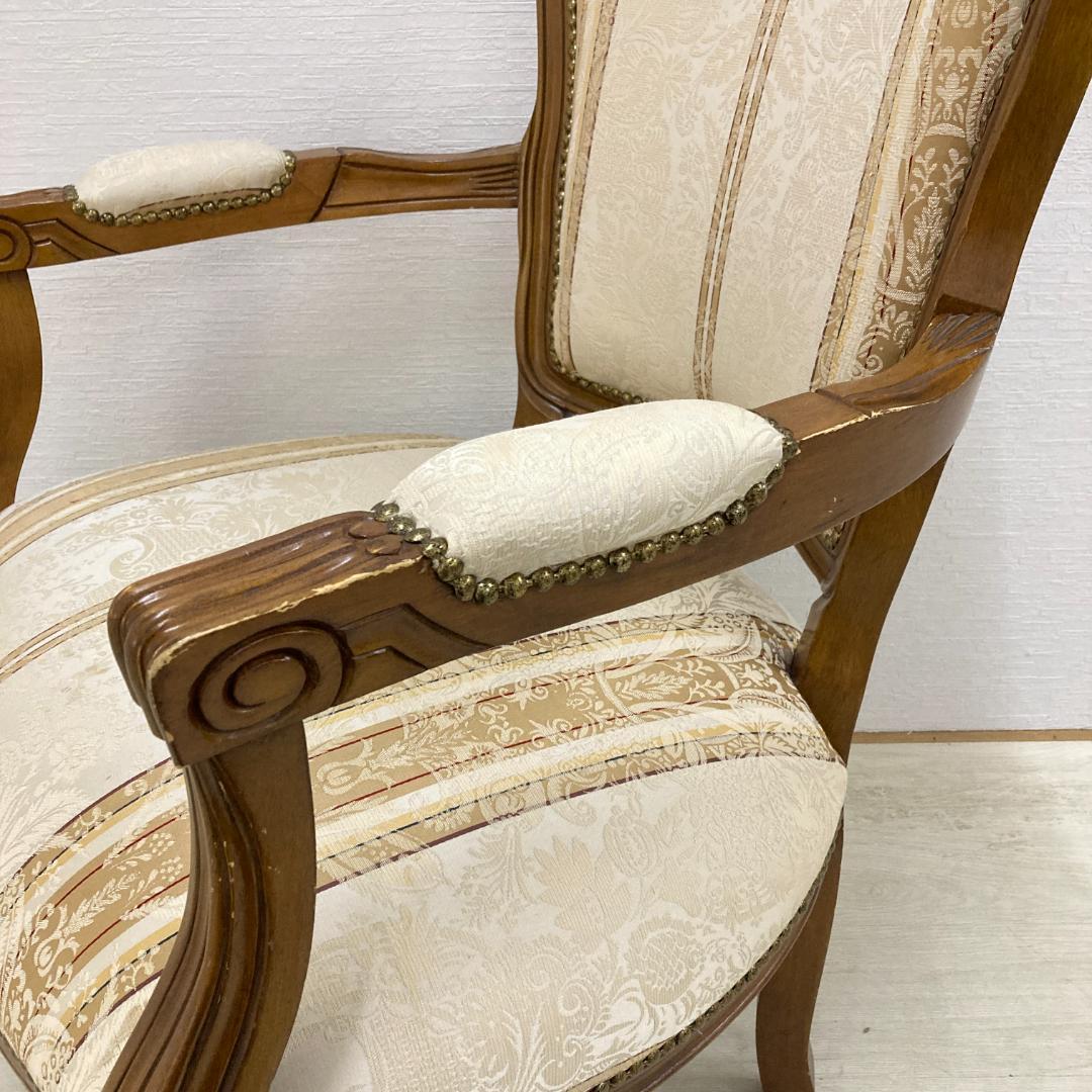 イタリア　猫脚　アームチェア　椅子　クラシック　彫刻