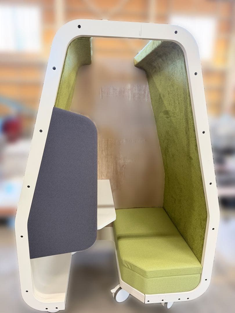 フリーアドレス用可動式集中ブース