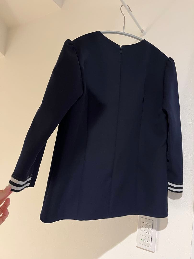 【ボーダーズアットバルコニー】ネイビーフリル長袖トップス