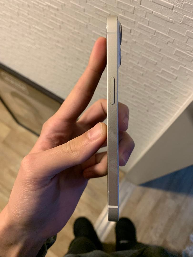 Iphine13 MagSafeのみ充電可能