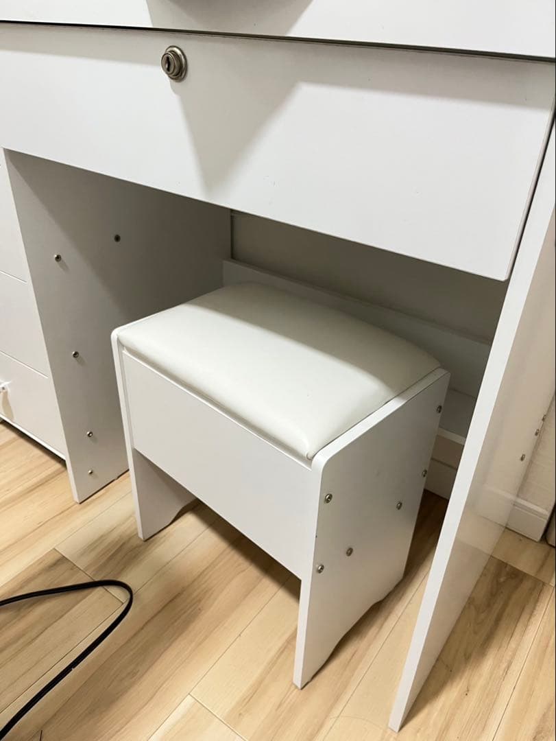 【値下げ！！】ホワイトLEDライト付きドレッサー(引き取り限定)