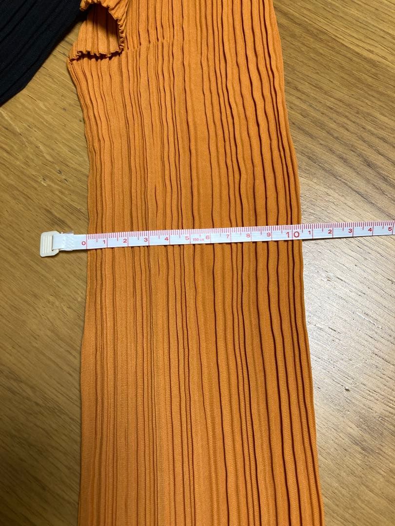 ISSEY MIYAKE プリーツ長袖トップス　ブラック&オレンジ サイズL